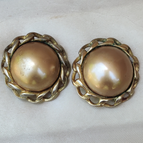 Vintage Carolee large gold runway earrings - Picture 3 of 7